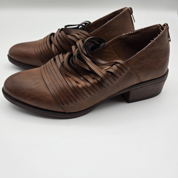 Pierre Dumas Brown Leather Laser Cut Strappy Slip On Ankle Loafer Boots Size 8.5 - Picture 1 of 16